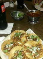 Taquería El Compadre food