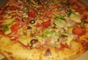 Vally’s Pizza food