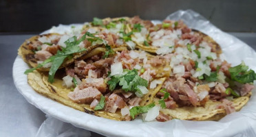 Tacos Los Machines food