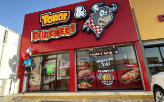 Toros Burguers food