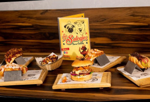 Los Salvajes Perros Calientes food