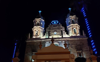 Antojeria El Santuario inside