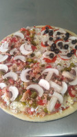 Pizzas Tivoli food