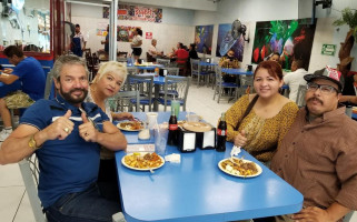 Mariscos El Bucanero Y Las Cazuelas outside