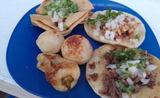 Tacos El Juanelo food