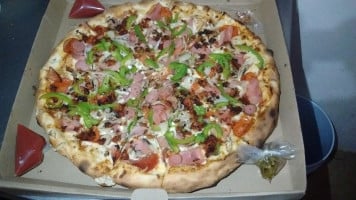 Davianas' Pizza food