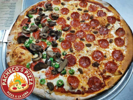 Pacheco's Pizzas food