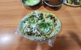 Taqueria Los Güeros De Arandas food