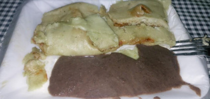 Antojitos Emilia food