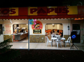 Tacos Papus inside