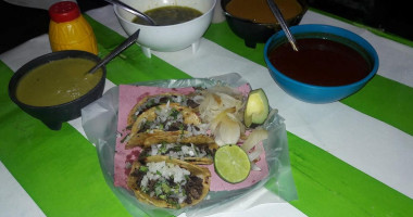 Taqueria Vargas food