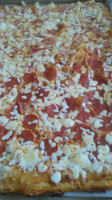 Suc. Famous Pizza food