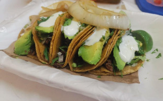 Tacos Y Tortas El Guero food