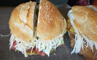 Cemitas ToÑita food