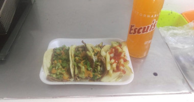 Tacos Bistec House food