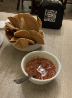 Los Fresnos (suc. Aeropuerto) food