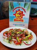 La Tia Amalia Cócteles Y Mariscos inside