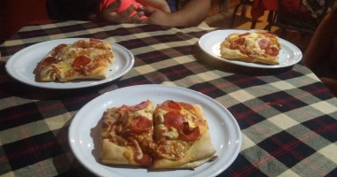 Pizzas Di Carlo food