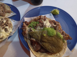 Tacos El Vecino food