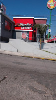 Pizza Hut, México outside