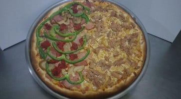 Bambinos Pizza food