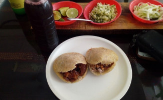 Las Gorditas De Laureles food