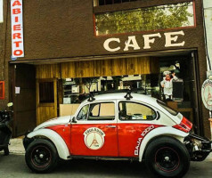 Toulousse Café outside