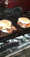 Hamburguesas Al Carbon Carlitos Y Su Pan food