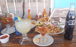 Mariscos El Soruyo food