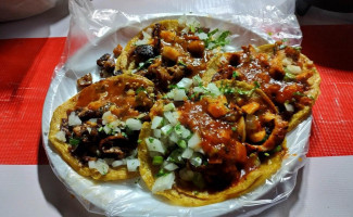 Taqueria Los Primos food