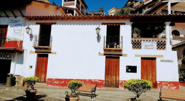 De La Borda, La Casa Del Pozole inside