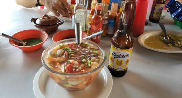 Mariscos El Moreño food