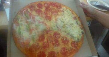 Las Ricas Pizzas food