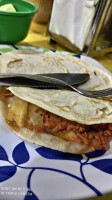 Taquería El Hipertaco food