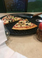 Pizzeria La Sierra food