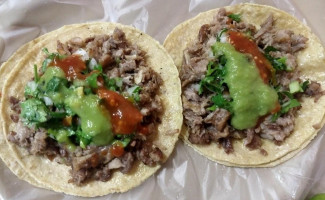 Tacos Los Fer's food