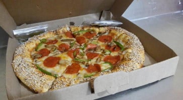 Gomez Pizza food