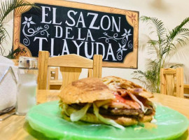 El Sazón De Las Tlayuda food