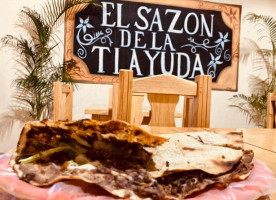 El Sazón De Las Tlayuda food