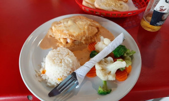 Mariscos El Muelle food