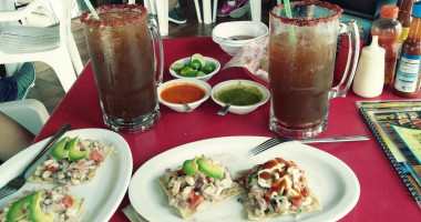 Mariscos El Muelle food