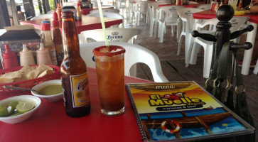 Mariscos El Muelle food