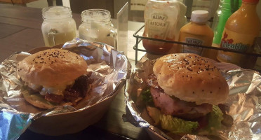 Hamburguesas De Barrio food