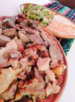 Carnitas El More food