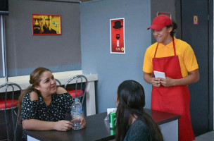 Los Pollos Hermanos outside