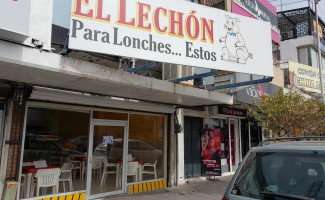 El Lechon Para Lonches, Estos outside