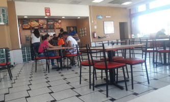 Pizza Hut Torreón Rosita inside