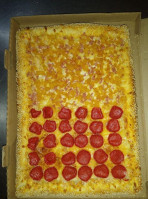 Benny Pizzas food