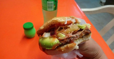 Hamburguesas La Noria food