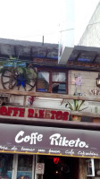 Coffe Riketo outside